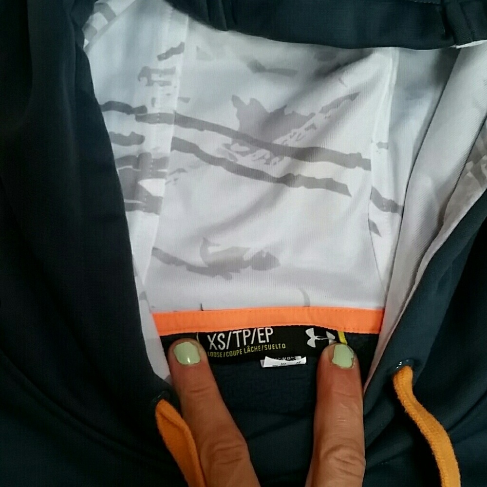 Under armour hoodie - Picture 2 of 3